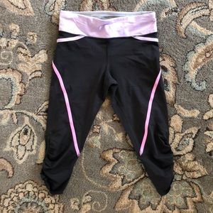 LuluLemon Women Dark Grey 3/4 Leggings